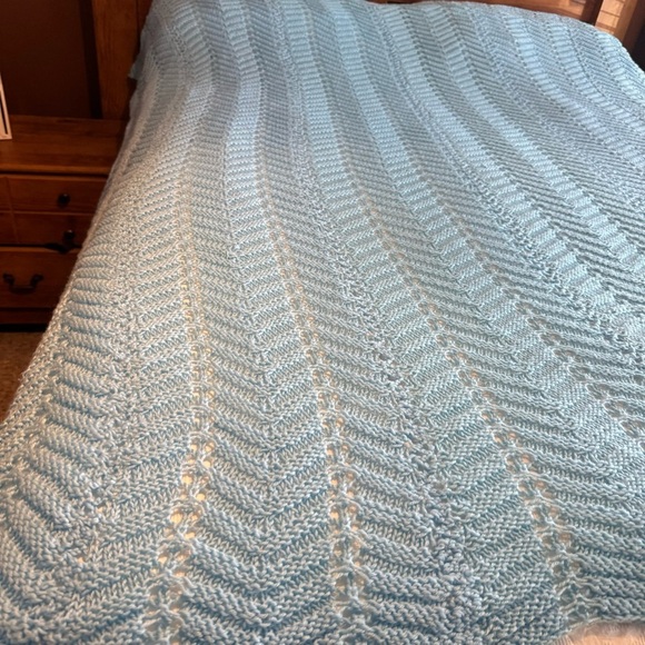 Handknit Light Blue Knit Full Double Bedspread - Picture 2 of 9